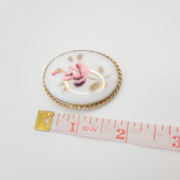 Vintage Gold and Pink Floral Brooch - Picture 5 of 5